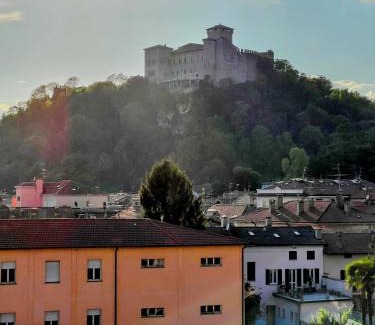 Angera Apartment | Angera Via Roma
