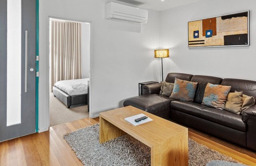 Anglesea Apartment | Anglesea Waterfront Resort 39 - Tennis Court and Pool