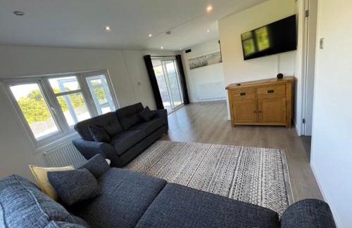 Caergeiliog Ski Chalet | Anglesey hidden getaway