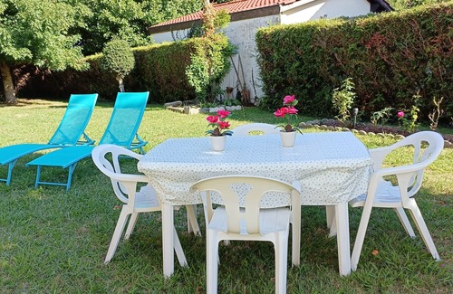 Anglet Apartment | ANGLET lim BIARRITZ T2 ds VILLA 4 P garden comfort WIFI rental Saturday Saturday