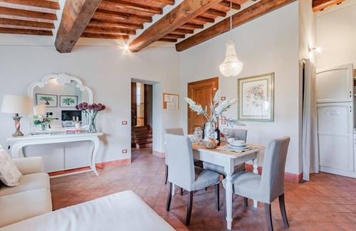 Lucca Apartment | Anna Farmhouse Apartment in Wine Resort in Lucca