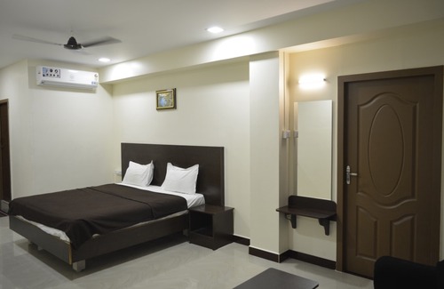 Mayiladuthurai Hotel | Annai Residency
