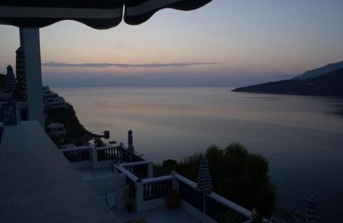 Tilos Apartment | Annas Studios