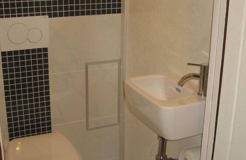 Belau House | Anne's holiday home by the lake