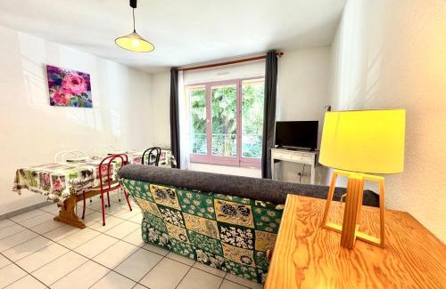 Meyras Apartment | Annexe Boullée Appartement 3 - Thermes Neyras les Bains