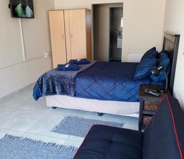 Emfuleni House | Annies Overnight