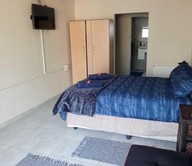 Emfuleni House | Annies Overnight
