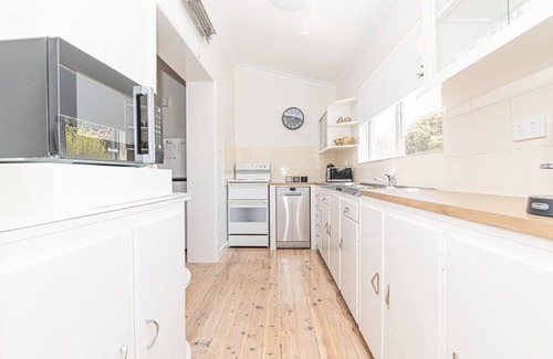 Orange House | Anson Cottage - 1900 CBD Home, Private & Practical