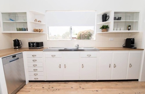 Orange House | Anson Cottage - 1900 CBD Home, Private & Practical
