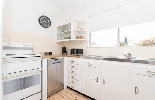 Orange House | Anson Cottage - 1900 CBD Home, Private & Practical