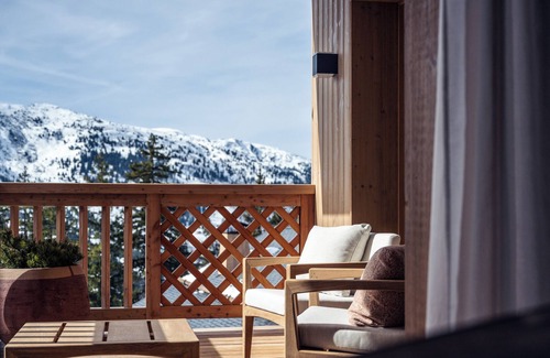 Meribel Apartment | Antares Chalet LUNA ski-in ski-out
