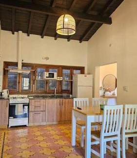 Maipu Apartment | Antigua casa de bodega pax 4