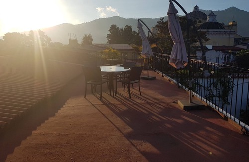 Antigua Guatemala House | Antique and Beautiful Colonial House in the heart of Antigua