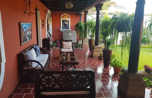 Antigua Guatemala House | Antique and Beautiful Colonial House in the heart of Antigua