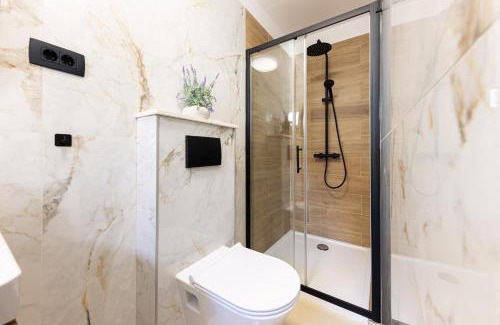 Split Villa | Antique Garden Villa