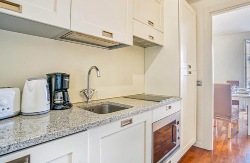Meina Apartment | Antique palazzo from the 17th century, located on the lake and with private beach and common pool.