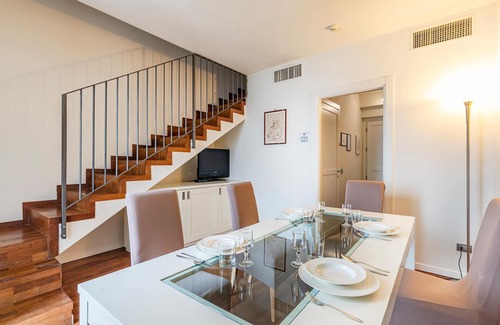 Meina Apartment | Antique palazzo from the 17th century, located on the lake and with private beach and common pool.