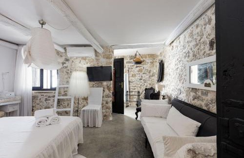 Armenoi Villa | Antonia's stonebuilt mansion with a private pool