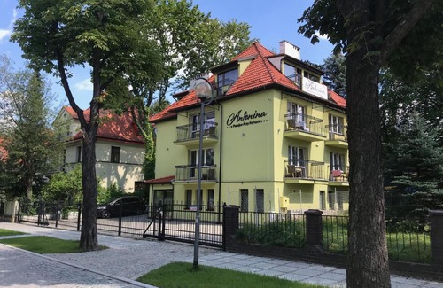Szczawno-Zdroj Bed & Breakfast | ANTONINA PensjonPrzyKortach
