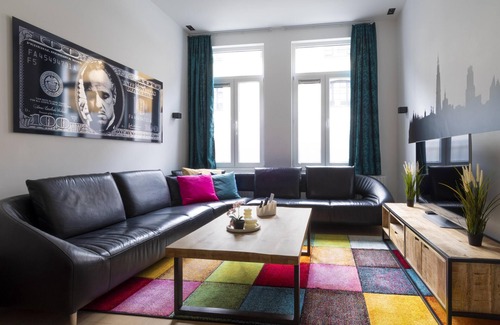 Amandus - Atheneum Apartment | Antwerp Gem: Stylish Apartment Near Trendy Eiland