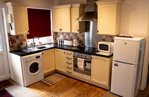 Louth Cottage | ANVIL LODGE, pet friendly, with a garden in Goulceby