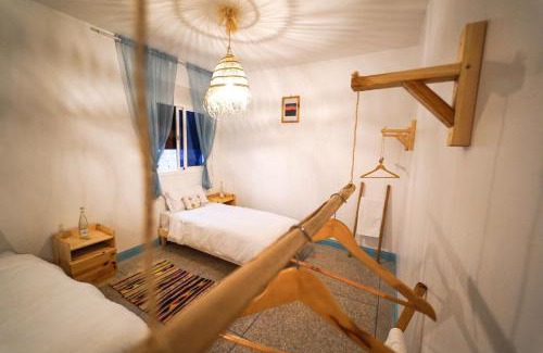 Anza Hostel | Anza sets house