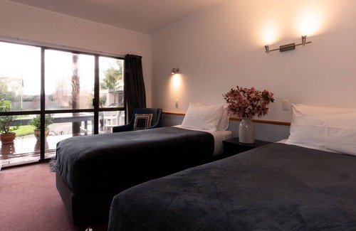 Whitianga Hotel | Aotearoa Lodge