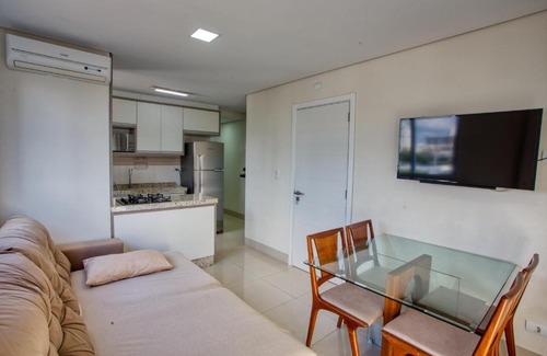 Maringa Apartment | Ap c/ 2 Qts, garagem e A/C