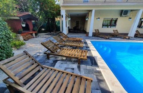 Kastel Novi Apartment | Ap Villa Isabella with private pool