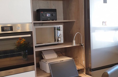 Schonbach Apartment | Apartment 'Ferienwohnung Edelstein' with Mountain View, Private Terrace and Wi-Fi