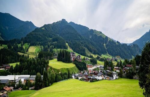 Saalfelden am Steinernen Meer Apartment | Apartment in Saalfelden near Ski Slopes