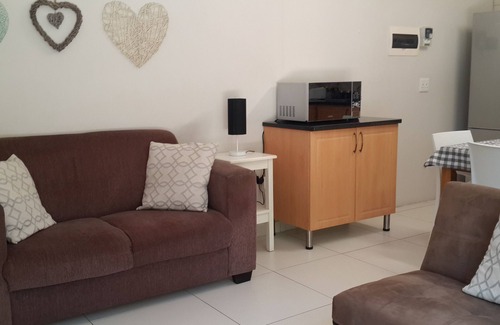 Salt Rock Apartment | Apart 7min walking distance to beach & Wi-Fi