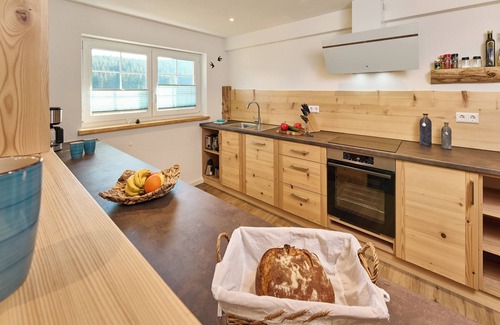 Schollach Apartment | Apartment 'Schwalbennest' with Mountain View, Private Garden and Wi-Fi