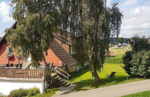 Schollach Apartment | Apartment 'Bergblick Mit 80qm' with Mountain View, Private Terrace and Wi-Fi