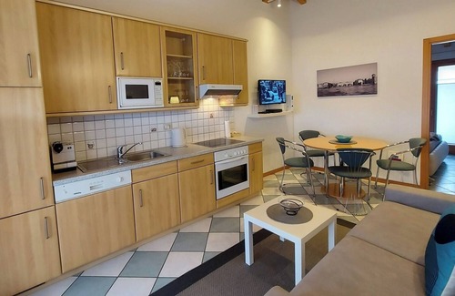 Colà Di Lazise Apartment | Apart Dina Lazise, pool, parking, WIFI, KLima, garden, laundry package