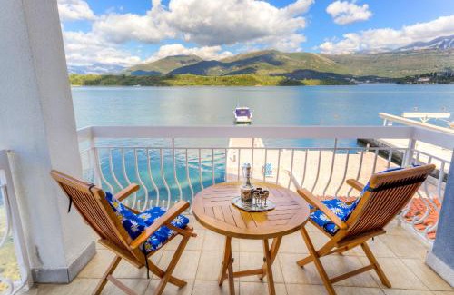 Tivat Apartment | Apart-hotel Villa Lav