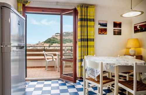 Castiglione della Pescaia Apartment | Apartment 'Appartamento Vista Mare Castiglione' with Sea View and Balcony