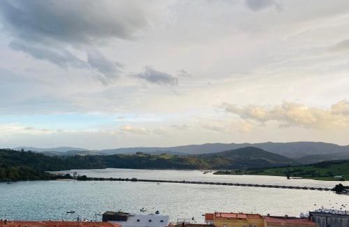 San Vicente de la Barquera Apartment | Apartamento EL PILAR con vistas a la bahía y a los picos