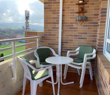 San Vicente de la Barquera Apartment | Apartamento EL PILAR con vistas a la bahía y a los picos