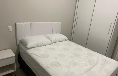Governador Celso Ramos Apartment | Apartamento com piscina a 100 metros da praia