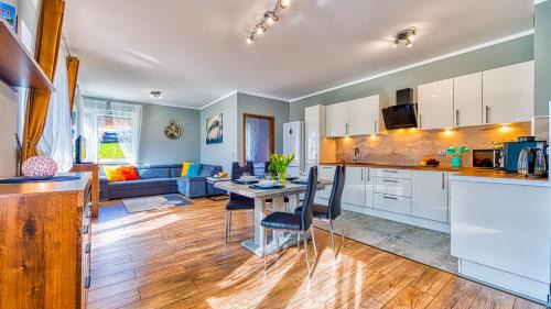 Swieradow-Zdroj Apartment | Apartament H7 z Pięknym Widokiem - 5D Apartments