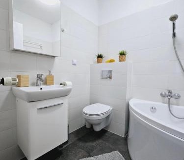 Nowe Miasto Apartment | Apartament Malta & basen ,kort tenisowy w cenie
