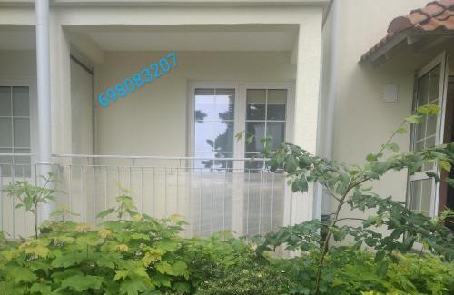 Krynica Morska Cabin | Apartament MONA przy morzu, na parterze,ul Żeromskiego,przy centrum i Domek Mona przy plaży