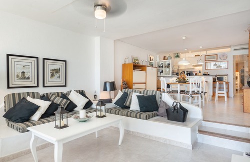 Alcudia House | APARTAMENTO 15 EDIFICIO CANOPUS - Apartment with private terrace on the seafront and with
