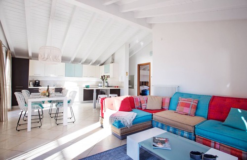 Menaggio Apartment | Apartamento Belvedere in Menaggio with pool and garden by Italian Apartments.