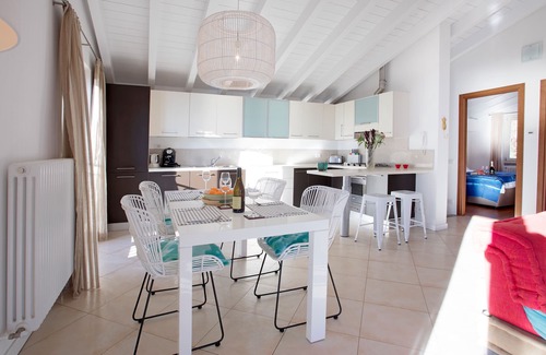 Menaggio Apartment | Apartamento Belvedere in Menaggio with pool and garden by Italian Apartments.