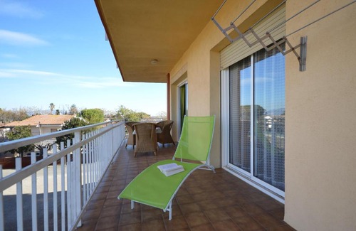 Bon Relax Apartment | Apartamento con piscina comunitaria. TCanigó2D