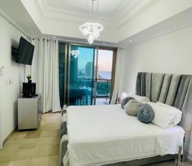 San Geronimo Apartment | Apartamento con vista mar La Paz en Malecón Santo Domingo