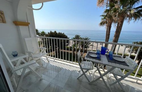 Torrox Costa Apartment | Apartamento en Primera Línea de Playa