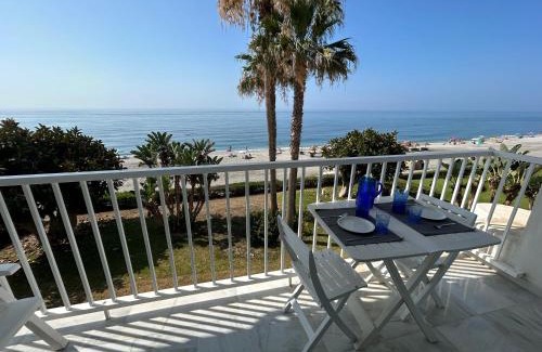 Torrox Costa Apartment | Apartamento en Primera Línea de Playa